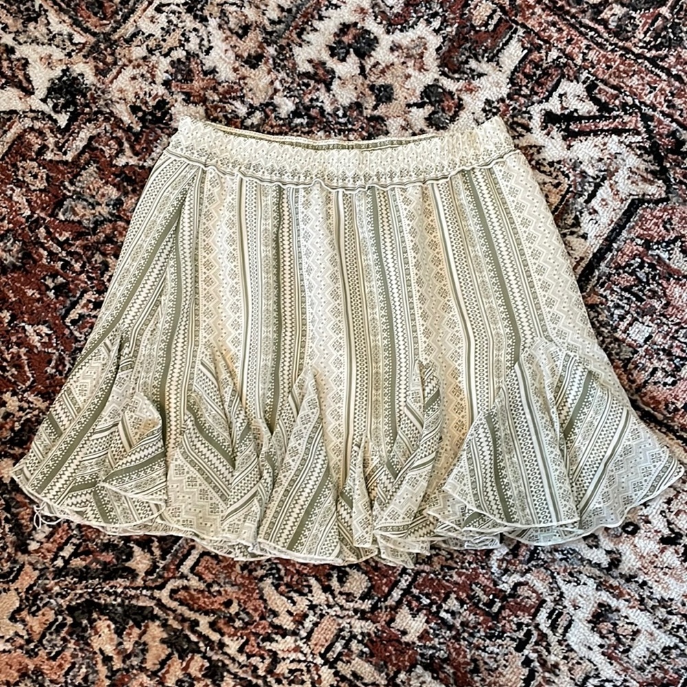 green and white forever 21 flowy skirt